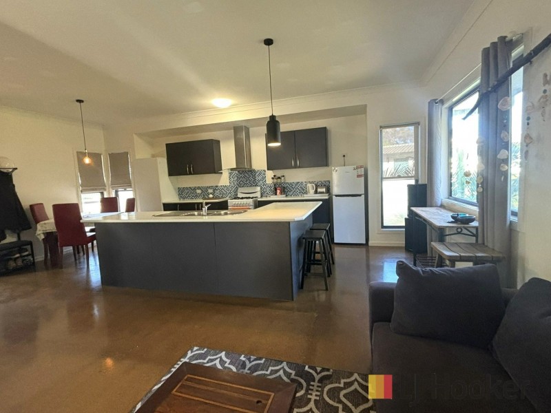 12 Percival Street, Macleay Island QLD 4184