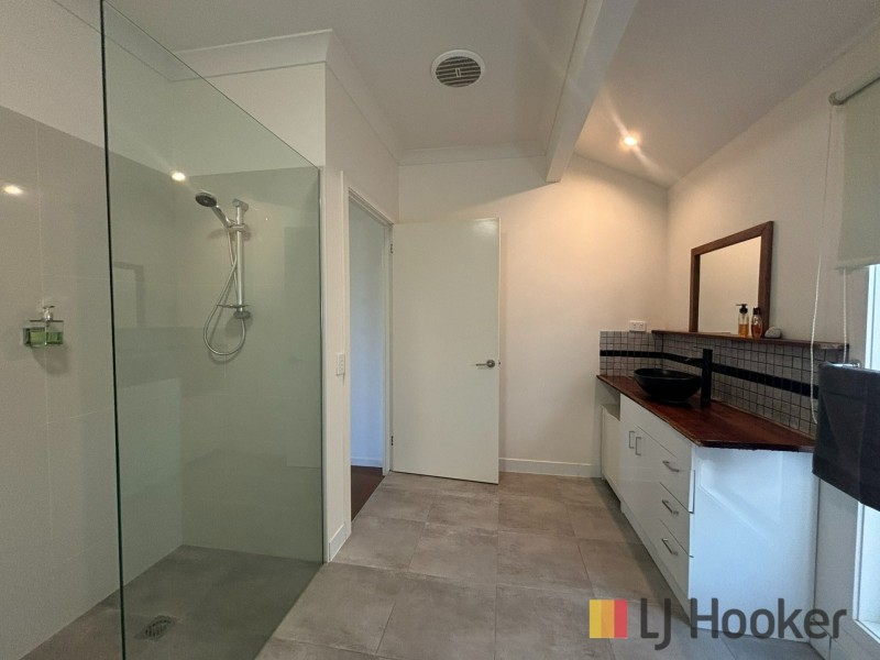 12 Percival Street, Macleay Island QLD 4184