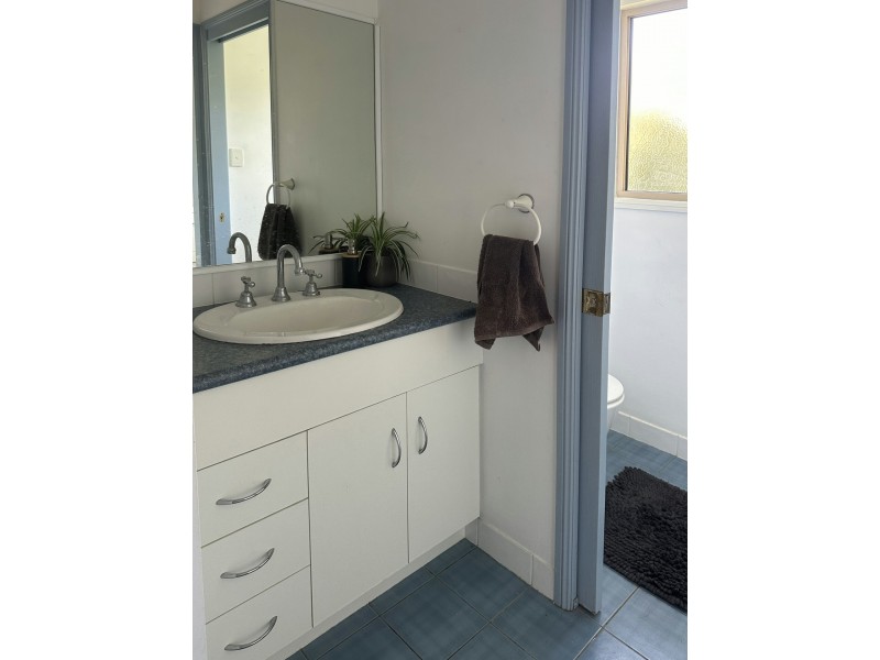 18 George Street, Macleay Island QLD 4184