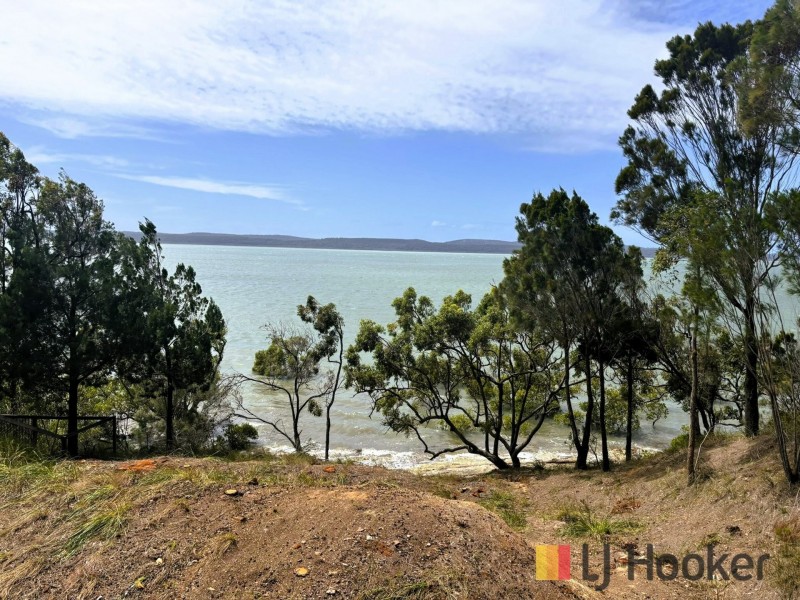 60 Koonwarra Parade, Macleay Island QLD 4184