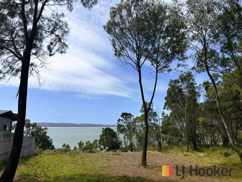60 Koonwarra Parade, Macleay Island QLD 4184
