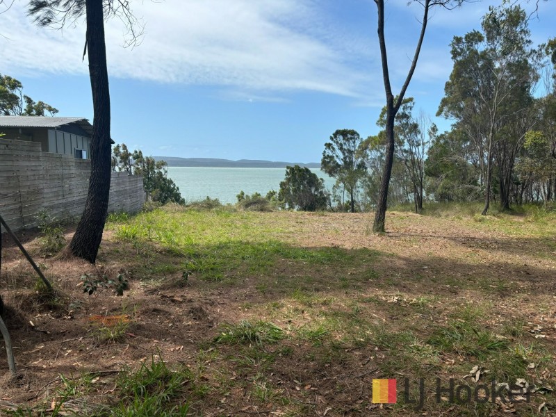 60 Koonwarra Parade, Macleay Island QLD 4184