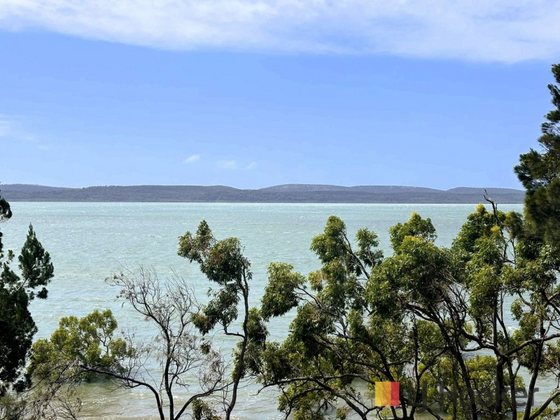 60 Koonwarra Parade, Macleay Island QLD 4184