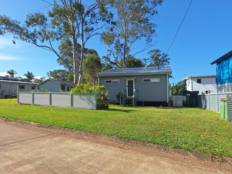 23 Noyes Parade, Karragarra Island QLD 4184