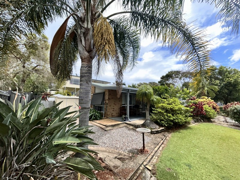 12 Mawarra Street, Macleay Island QLD 4184
