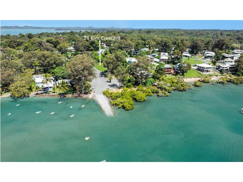 21 Kim Crescent, Macleay Island QLD 4184