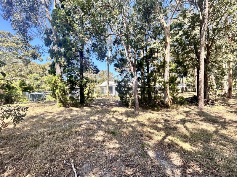 3 Tingara Street, Macleay Island QLD 4184