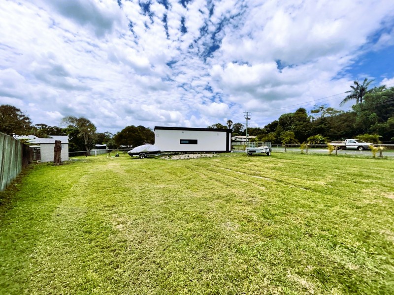 5 Francis Road, Macleay Island QLD 4184