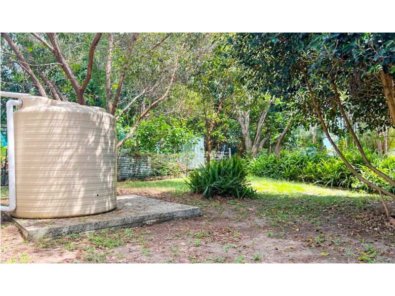 17 Baracoota Street, Macleay Island QLD 4184