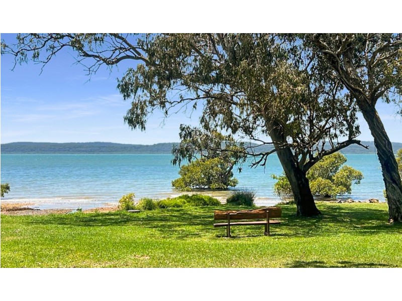 17 Baracoota Street, Macleay Island QLD 4184
