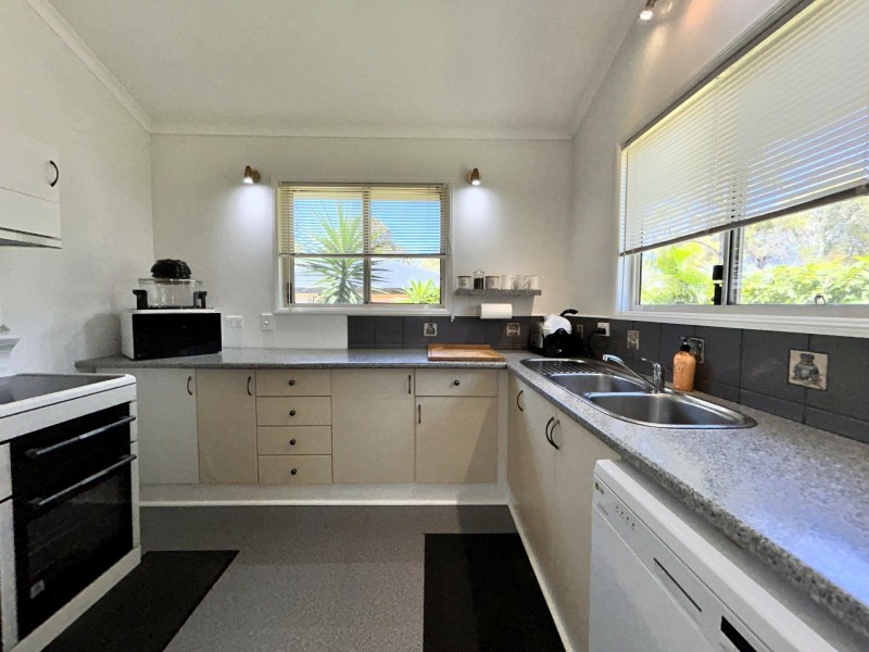 16 Natone Terrace, Macleay Island QLD 4184