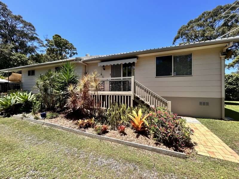 16 Natone Terrace, Macleay Island QLD 4184