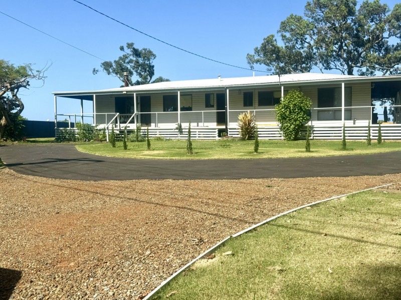 25 Blue Bay Crescent, Macleay Island QLD 4184