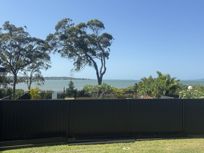 25 Blue Bay Crescent, Macleay Island QLD 4184