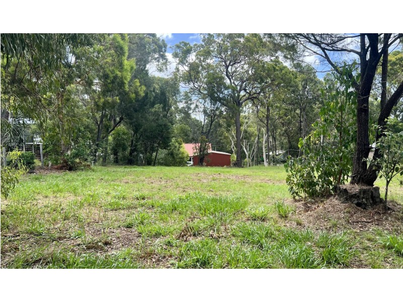 3 Ilya Street, Macleay Island QLD 4184