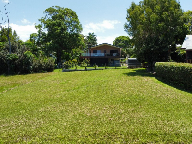 19 Mawarra Street, Macleay Island QLD 4184