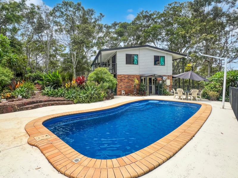 8-10 Cliff Terrace, Macleay Island QLD 4184