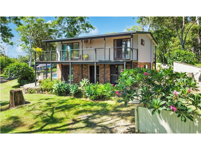 8-10 Cliff Terrace, Macleay Island QLD 4184