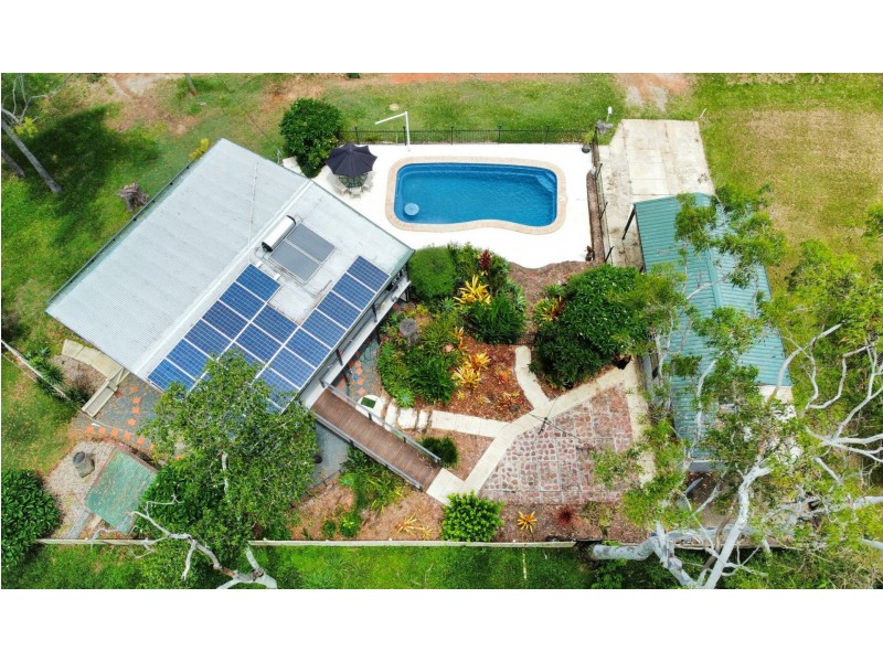 8-10 Cliff Terrace, Macleay Island QLD 4184