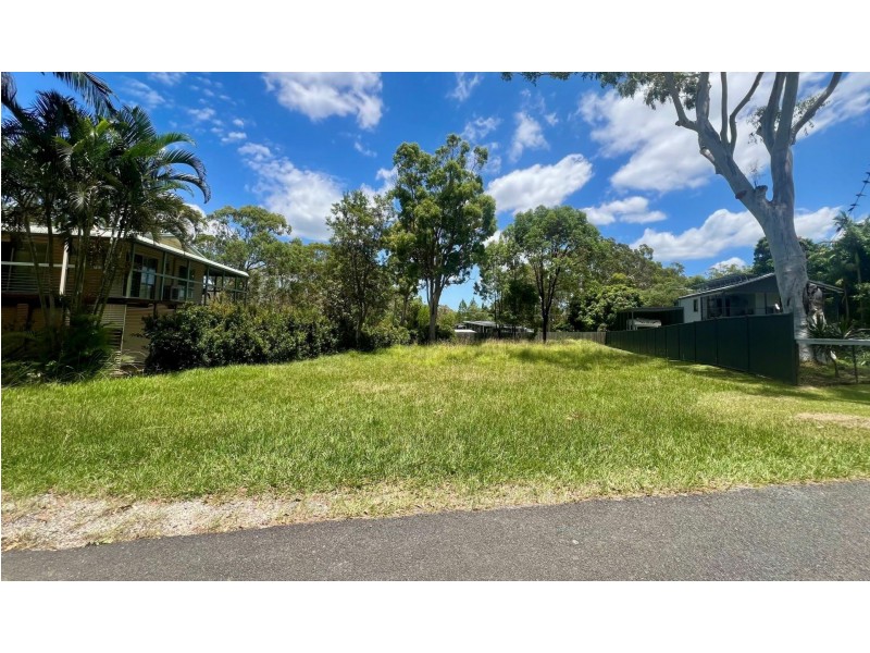 17 Alexander Street, Macleay Island QLD 4184