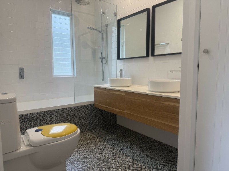 8-10 Garnet Street, Macleay Island QLD 4184