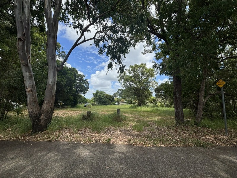 57 High Central Road, Macleay Island QLD 4184