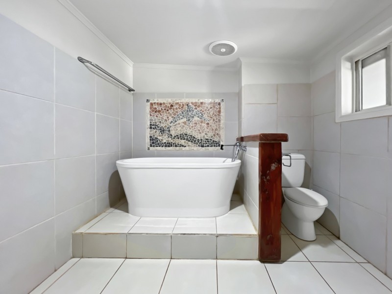 9 Florence Street, Macleay Island QLD 4184