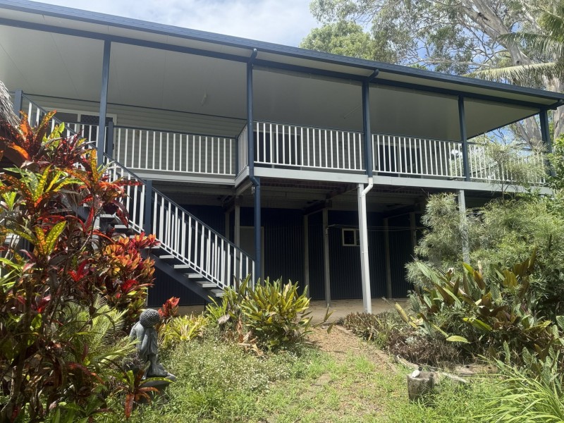 1 Link Street, Lamb Island QLD 4184