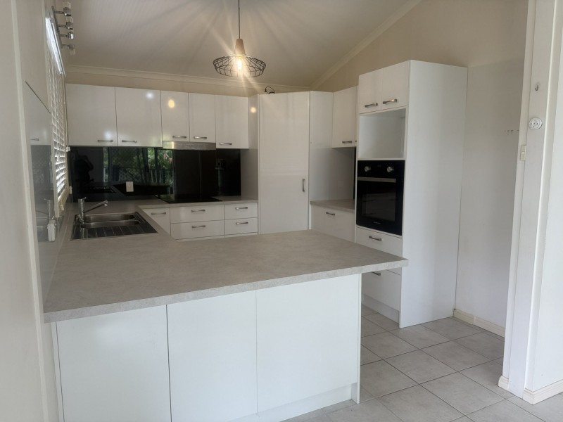 1 Link Street, Lamb Island QLD 4184