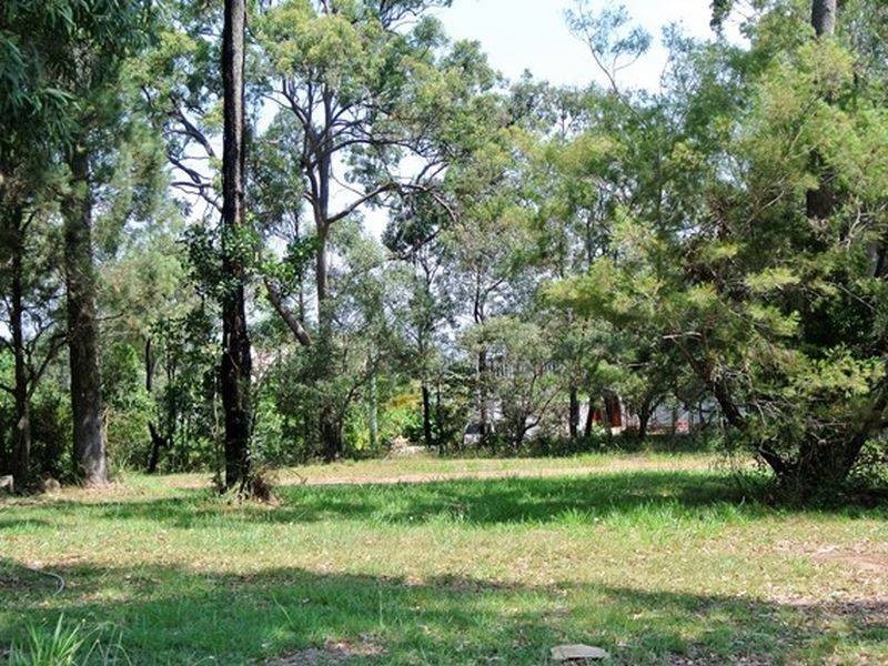 5 Cotton Tree Avenue, Macleay Island QLD 4184