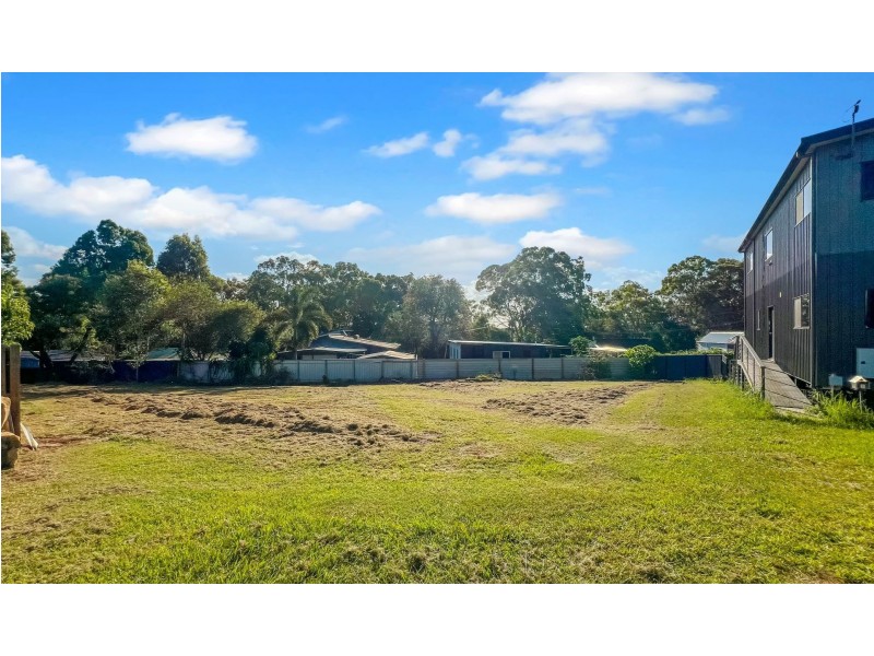 4 View Outlook, Macleay Island QLD 4184