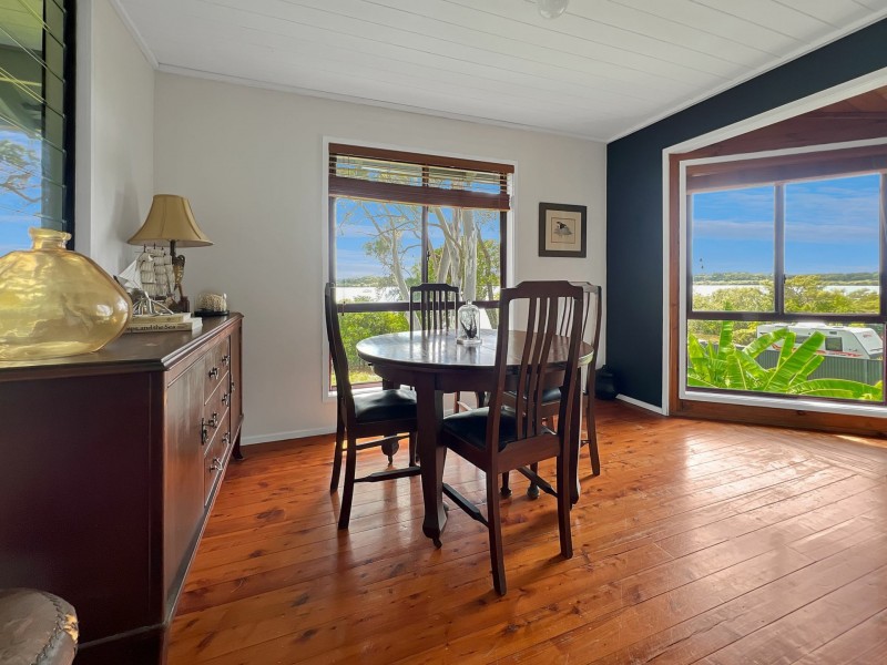 35 Jan Street, Macleay Island QLD 4184