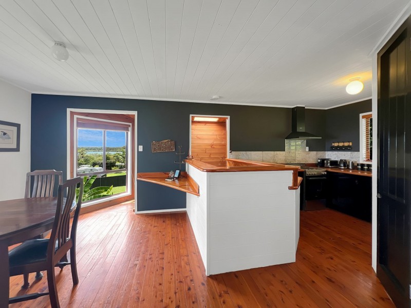 35 Jan Street, Macleay Island QLD 4184