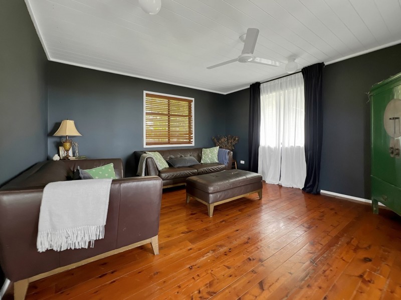 35 Jan Street, Macleay Island QLD 4184