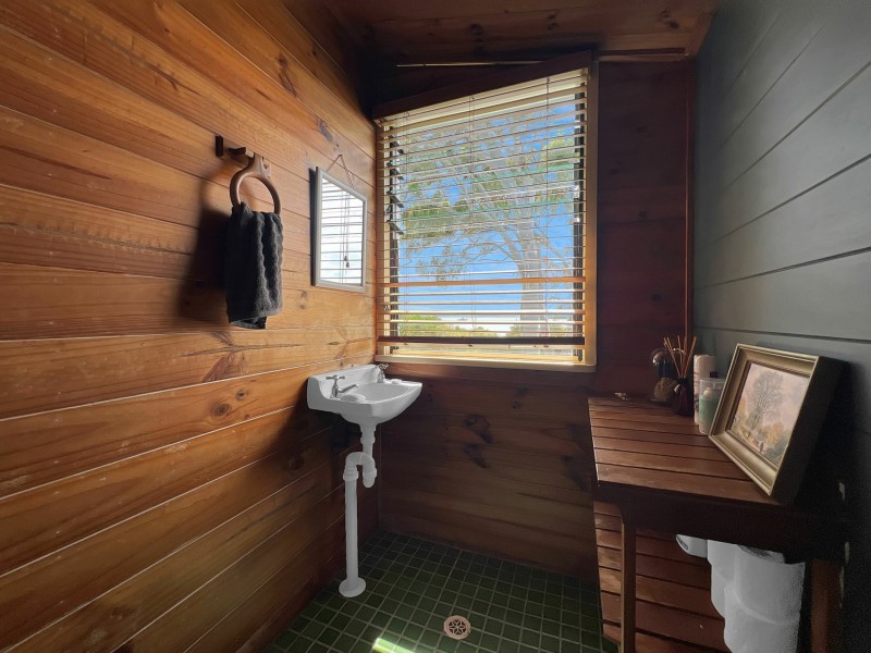 35 Jan Street, Macleay Island QLD 4184