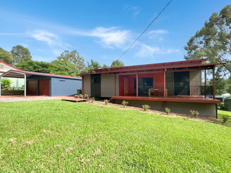 2 Granadilla Street, Macleay Island QLD 4184