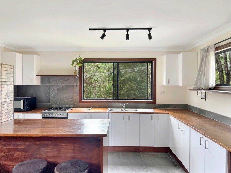 2 Granadilla Street, Macleay Island QLD 4184