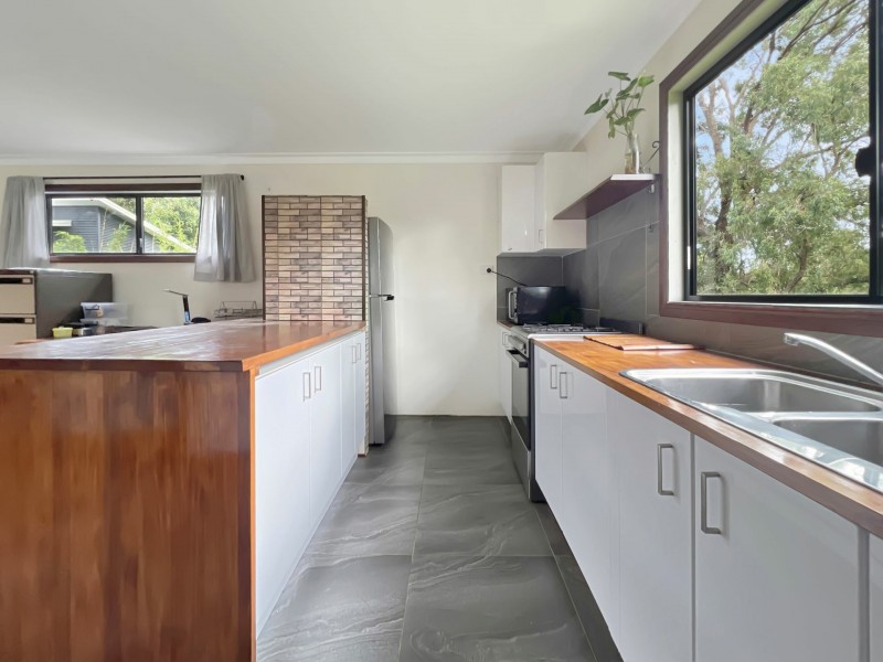 2 Granadilla Street, Macleay Island QLD 4184