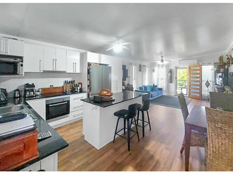 60 Eastbourne Terrace, Macleay Island QLD 4184