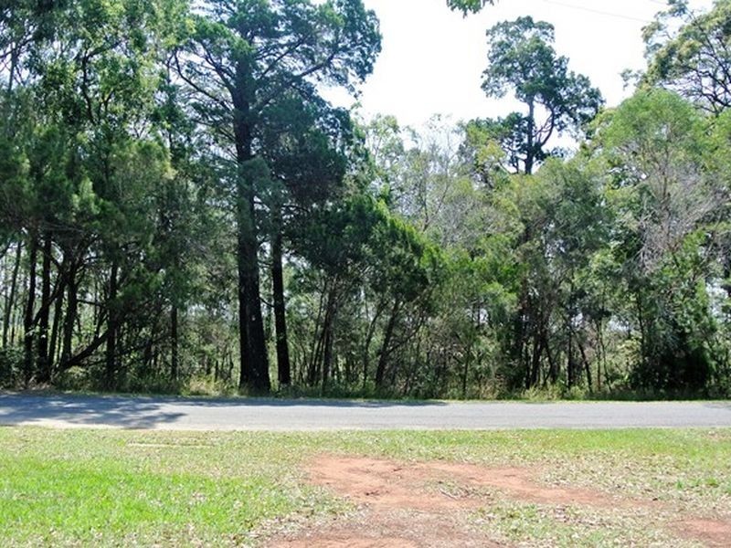 4 Waterside Drive, Macleay Island QLD 4184