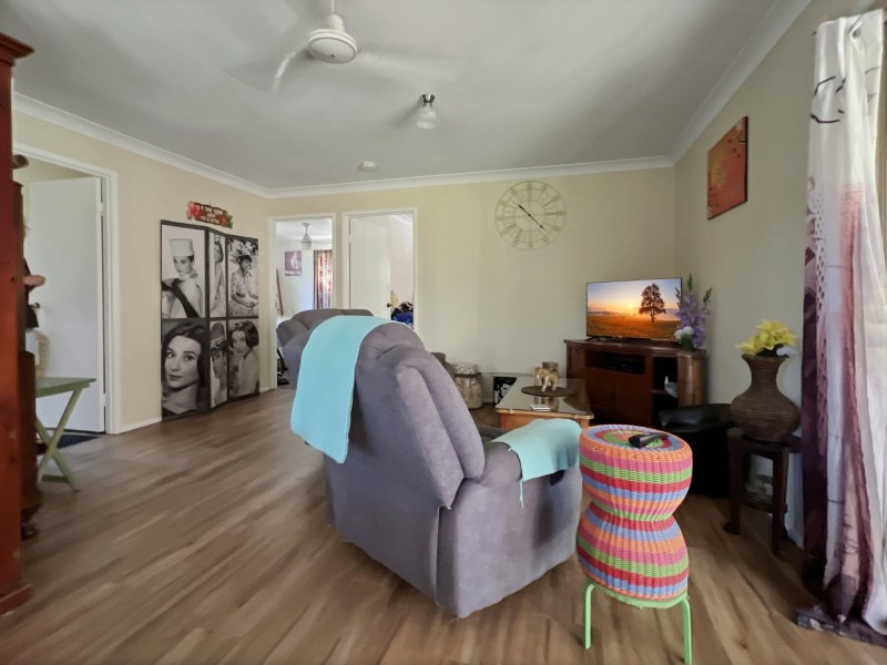 5 Lakeside Avenue, Macleay Island QLD 4184