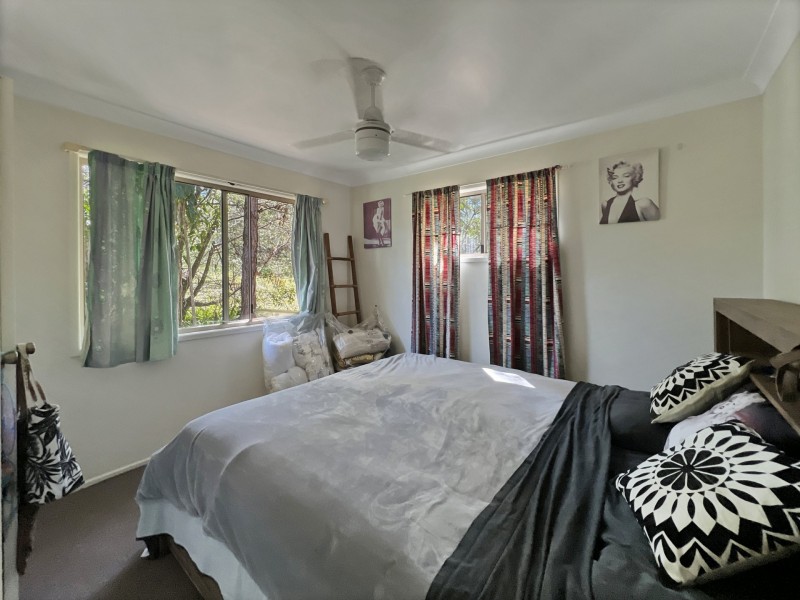 5 Lakeside Avenue, Macleay Island QLD 4184