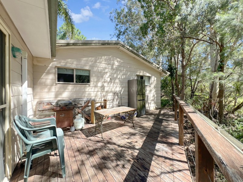 5 Lakeside Avenue, Macleay Island QLD 4184