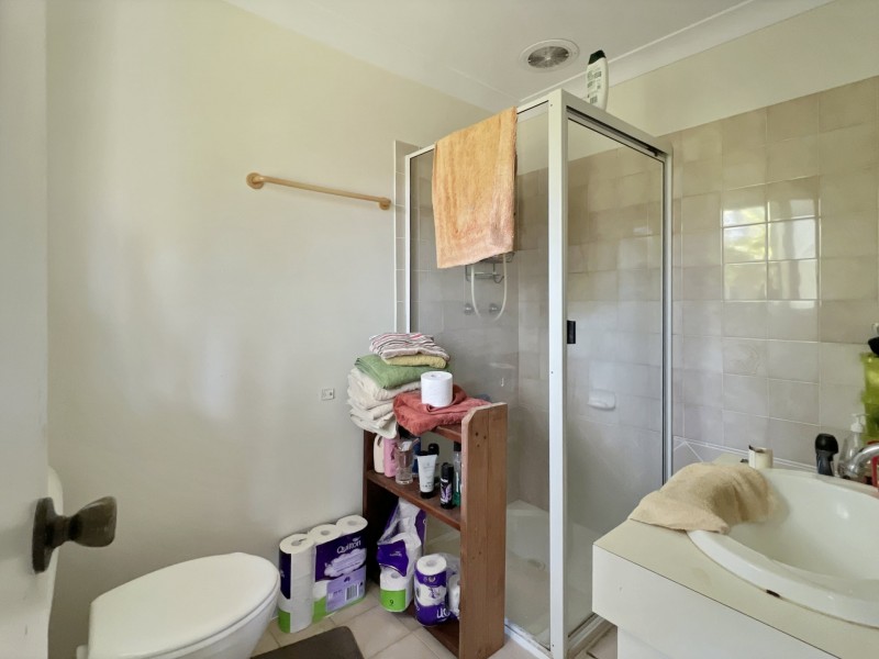 5 Lakeside Avenue, Macleay Island QLD 4184