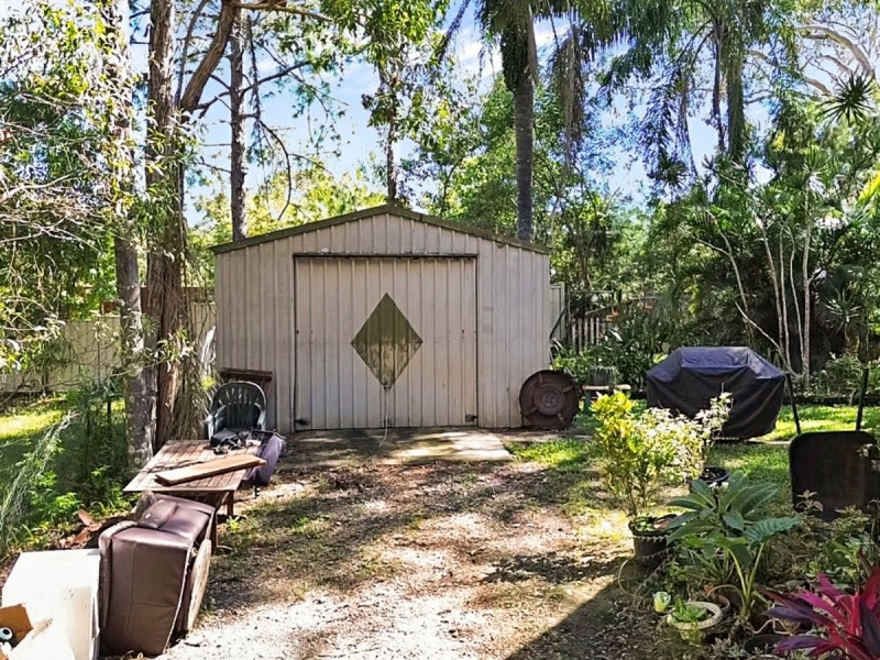 5 Lakeside Avenue, Macleay Island QLD 4184