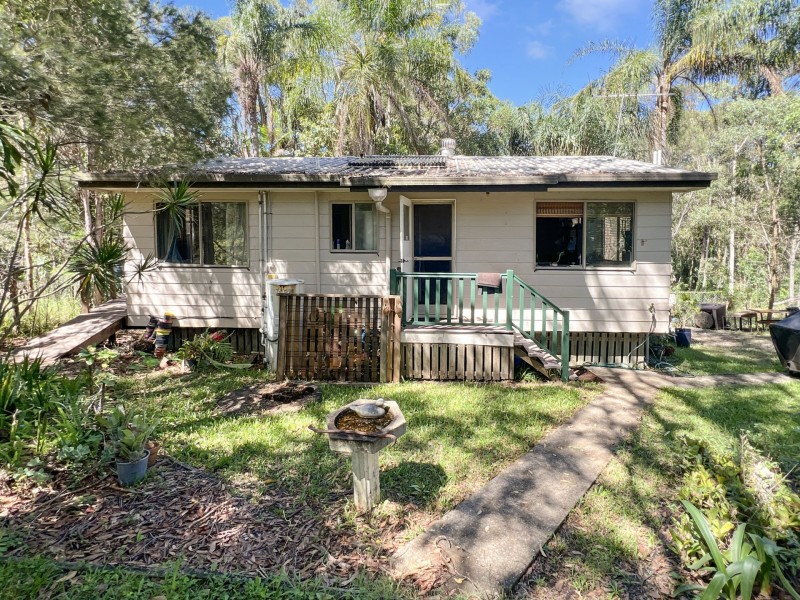 5 Lakeside Avenue, Macleay Island QLD 4184