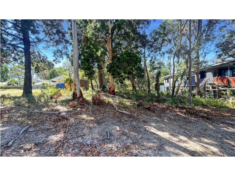 17 Morwong Street, Macleay Island QLD 4184