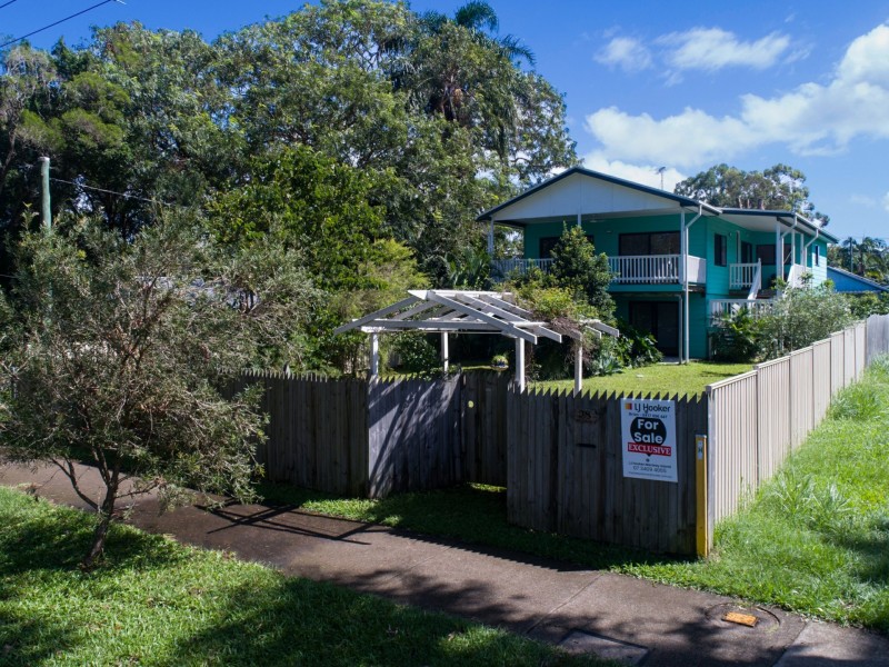 28 Lucas Dr, Lamb Island QLD 4184