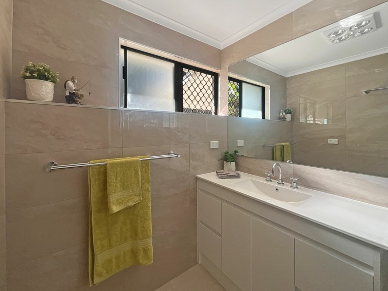 5 Percival Street, Macleay Island QLD 4184