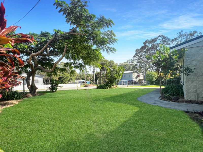 5 Percival Street, Macleay Island QLD 4184